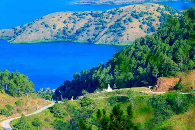 https://ravelinotravel.com/wp-content/uploads/2025/03/lake_toba-636x426.jpg