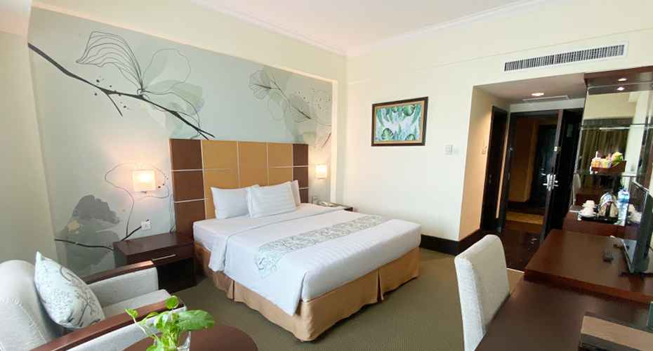 Superior Emerald Hotel