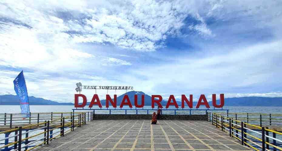 Lake Ranau, the second largest lake in Sumatra